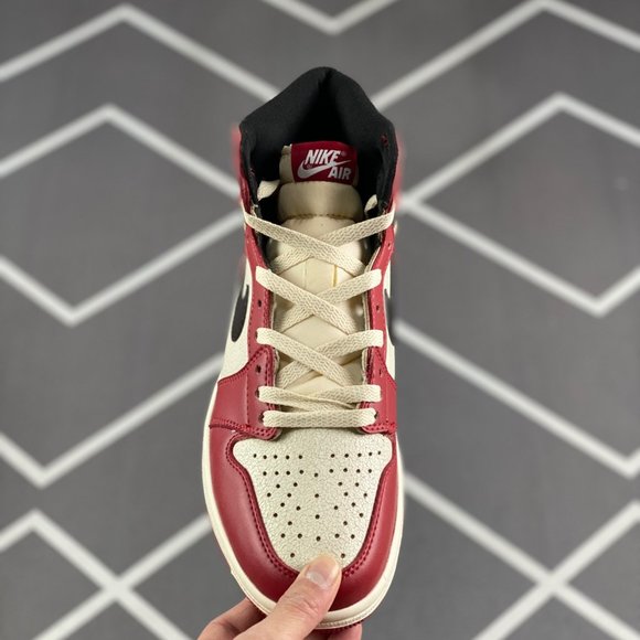 Air Jordan 1 Retro High OG"Chicago Reimagined" - Picture 5 of 5